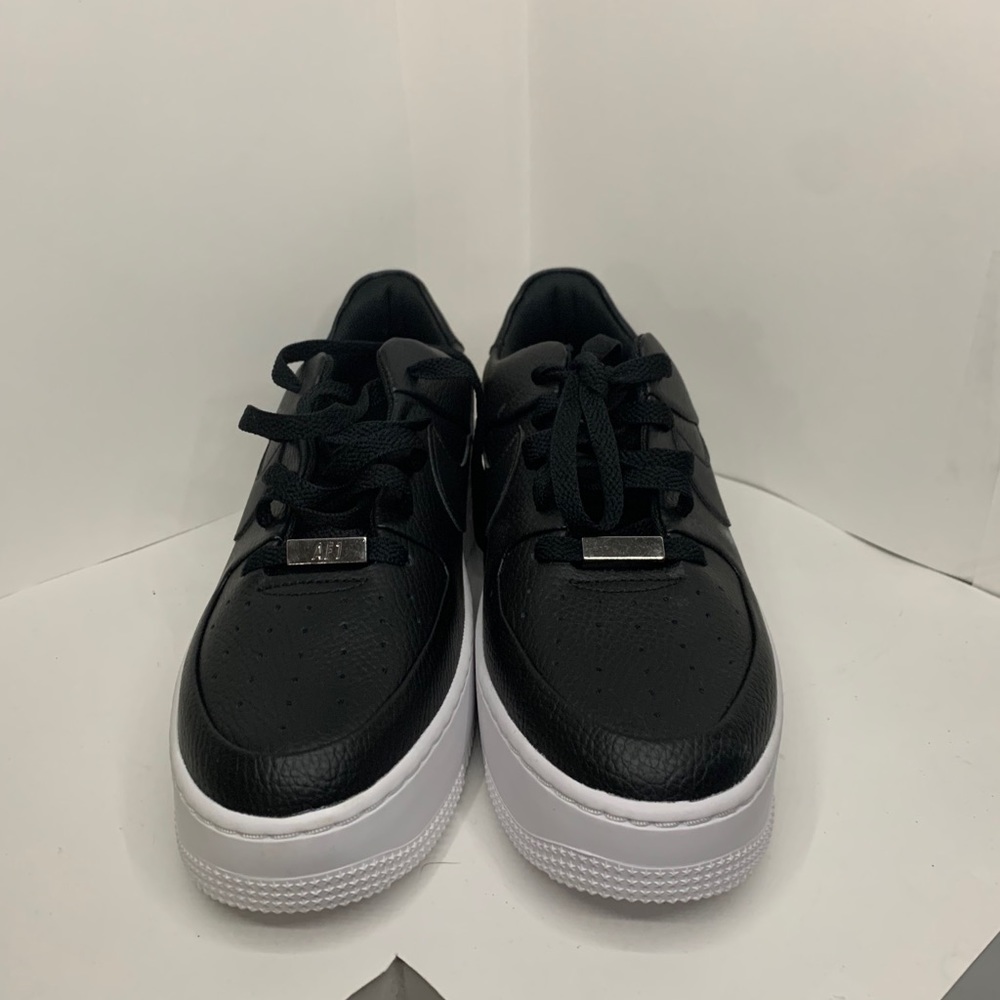 BLACK NIKE LOW TOP SAGE AIRFORCE ONES